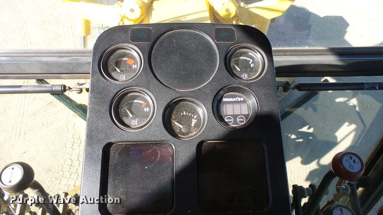 image for item DC0549 2004 Komatsu GD675 motor grader