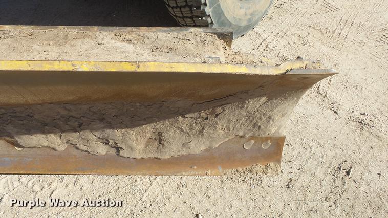 image for item DC0549 2004 Komatsu GD675 motor grader