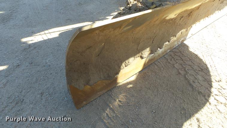 image for item DC0549 2004 Komatsu GD675 motor grader