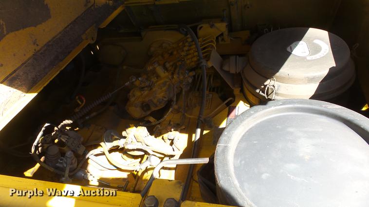 image for item DC0549 2004 Komatsu GD675 motor grader