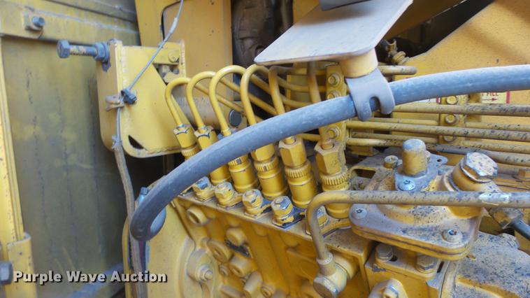 image for item DC0549 2004 Komatsu GD675 motor grader