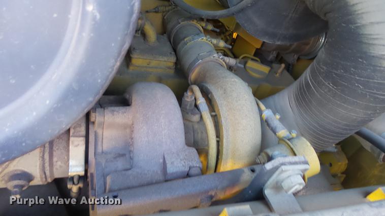 image for item DC0549 2004 Komatsu GD675 motor grader