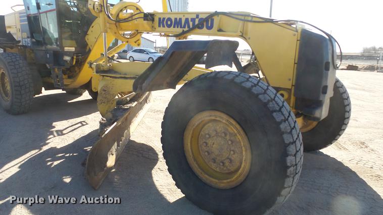 image for item DC0549 2004 Komatsu GD675 motor grader