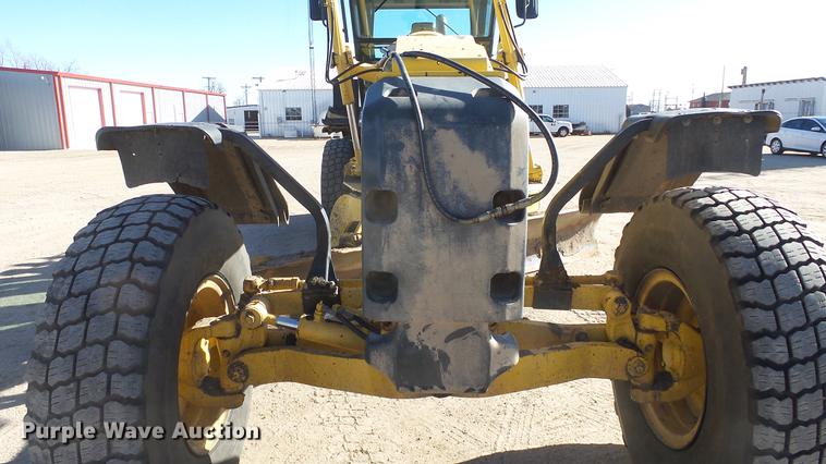 image for item DC0549 2004 Komatsu GD675 motor grader