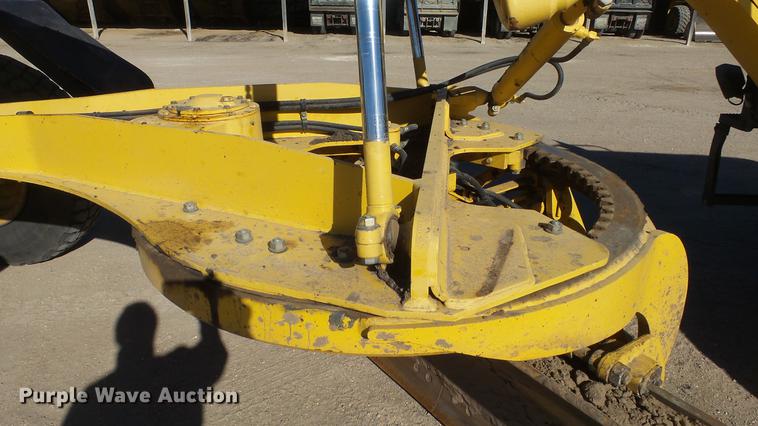 image for item DC0549 2004 Komatsu GD675 motor grader