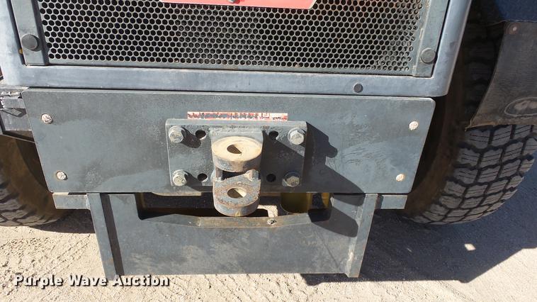 image for item DC0549 2004 Komatsu GD675 motor grader