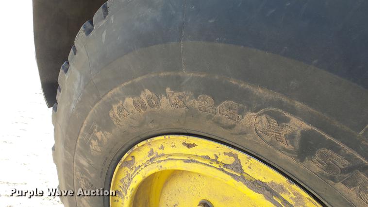 image for item DC0549 2004 Komatsu GD675 motor grader