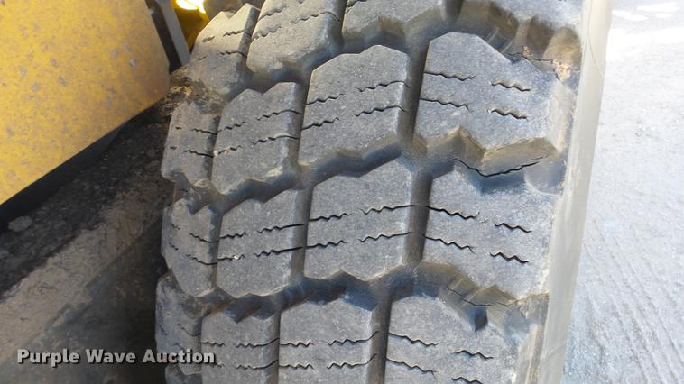 image for item DC0549 2004 Komatsu GD675 motor grader