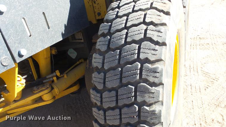 image for item DC0549 2004 Komatsu GD675 motor grader