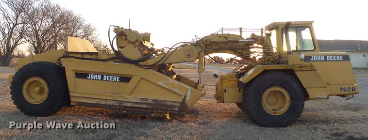 image for item DC0550 1991 John Deere 762B elevating scraper