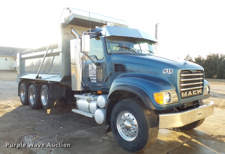 image for item DC0551 2007 Mack CV713 dump truck