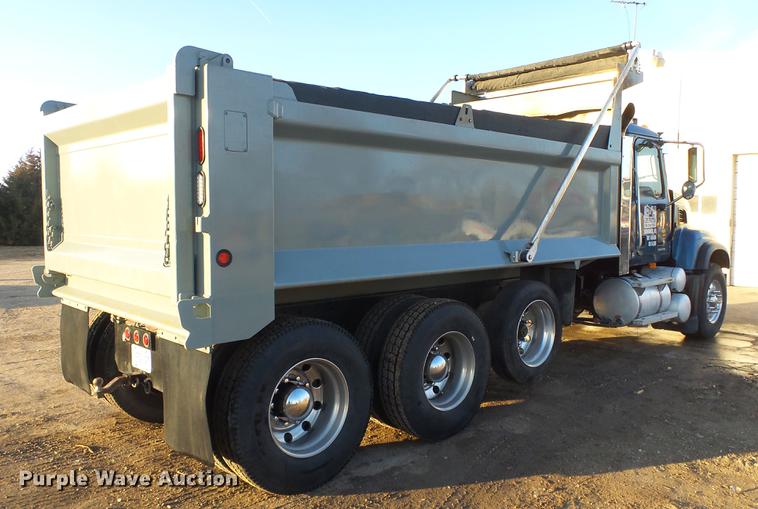 image for item DC0551 2007 Mack CV713 dump truck