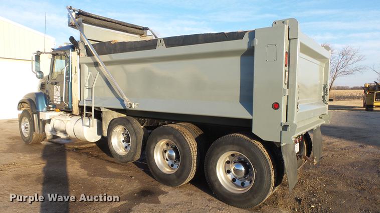 image for item DC0551 2007 Mack CV713 dump truck