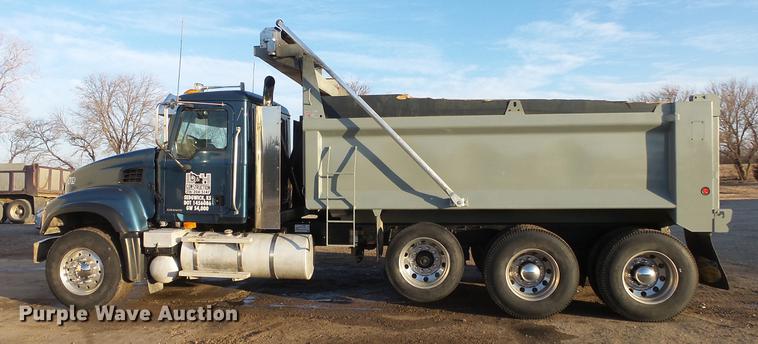 image for item DC0551 2007 Mack CV713 dump truck