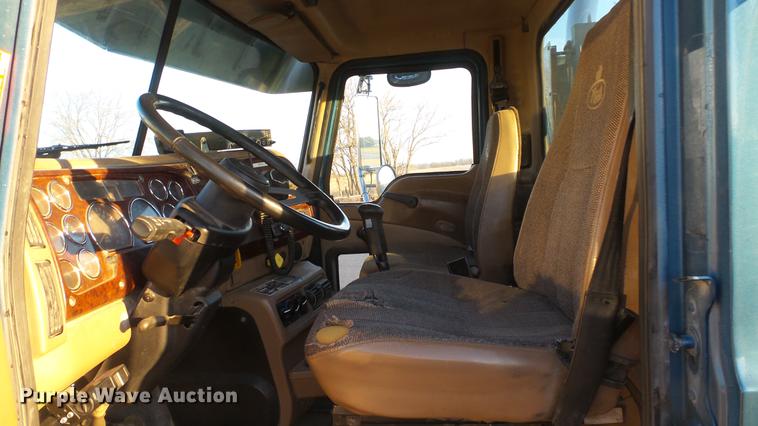 image for item DC0551 2007 Mack CV713 dump truck