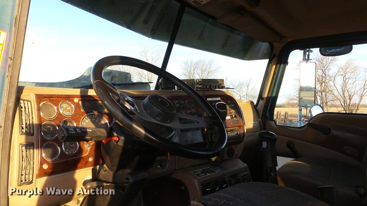 image for item DC0551 2007 Mack CV713 dump truck