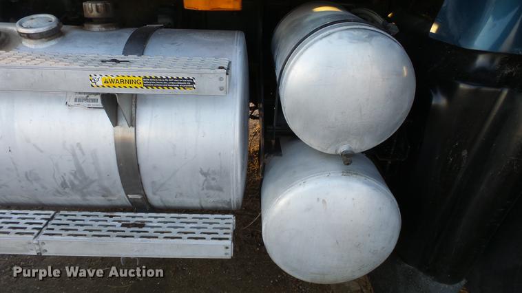 image for item DC0551 2007 Mack CV713 dump truck