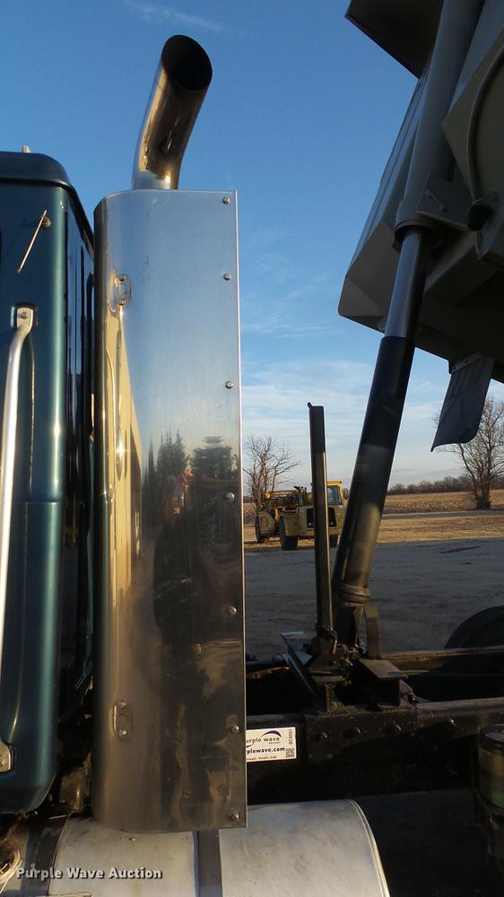 image for item DC0551 2007 Mack CV713 dump truck