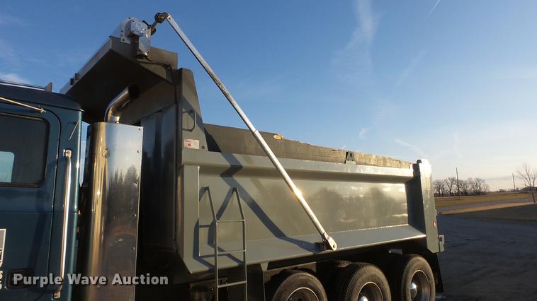 image for item DC0551 2007 Mack CV713 dump truck