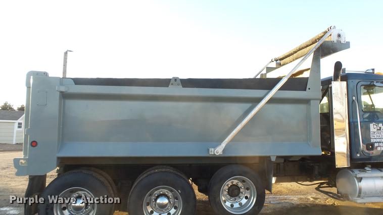 image for item DC0551 2007 Mack CV713 dump truck