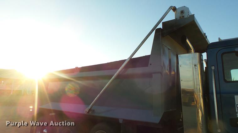 image for item DC0551 2007 Mack CV713 dump truck