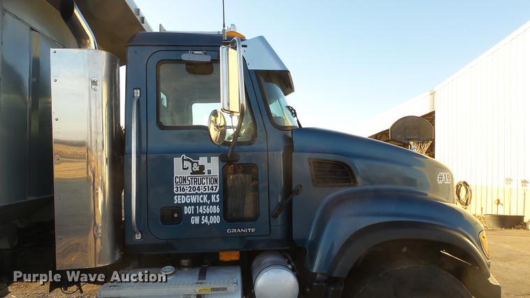 image for item DC0551 2007 Mack CV713 dump truck