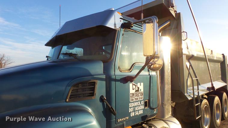 image for item DC0551 2007 Mack CV713 dump truck