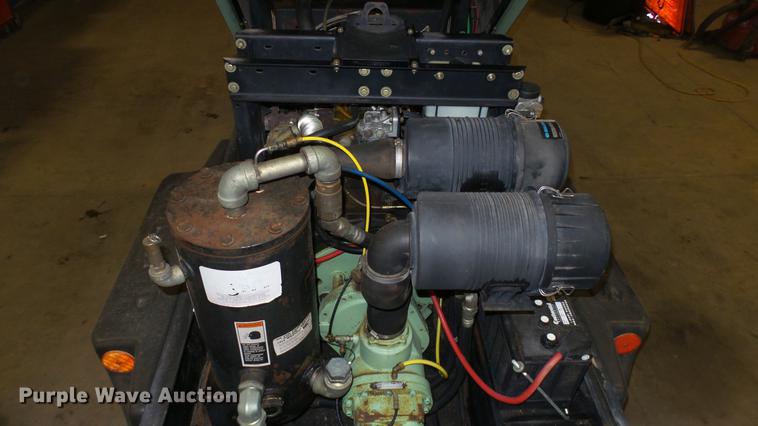 image for item DC0559 Sullair 185 air compressor