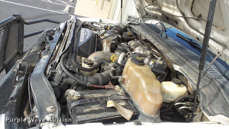 image for item DC0562 2009 Ford F350 Super Duty Crew Cab flatbed truck