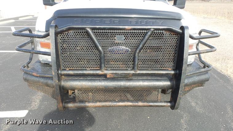 image for item DC0562 2009 Ford F350 Super Duty Crew Cab flatbed truck
