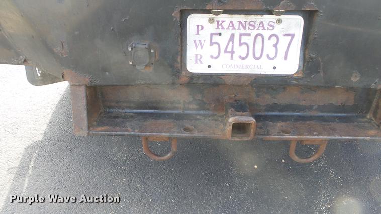 image for item DC0562 2009 Ford F350 Super Duty Crew Cab flatbed truck