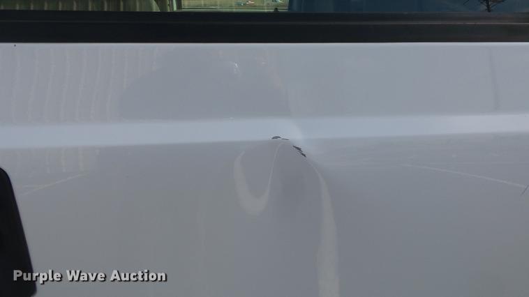 image for item DC0562 2009 Ford F350 Super Duty Crew Cab flatbed truck