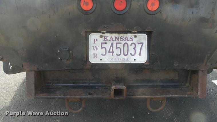 image for item DC0562 2009 Ford F350 Super Duty Crew Cab flatbed truck