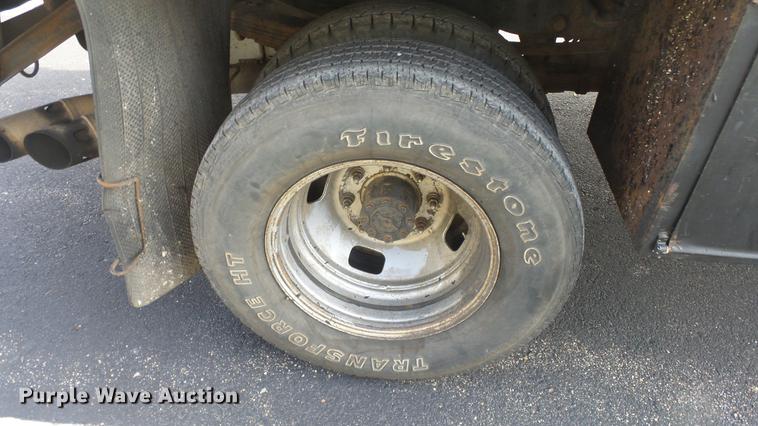 image for item DC0562 2009 Ford F350 Super Duty Crew Cab flatbed truck