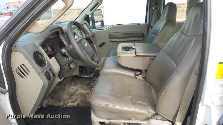 image for item DC0564 2008 Ford F350 Crew Cab utility bed pickup truck