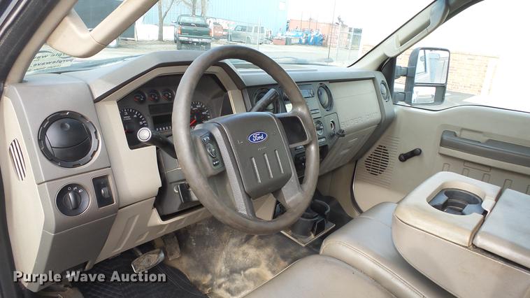 image for item DC0564 2008 Ford F350 Crew Cab utility bed pickup truck