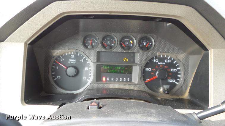 image for item DC0564 2008 Ford F350 Crew Cab utility bed pickup truck