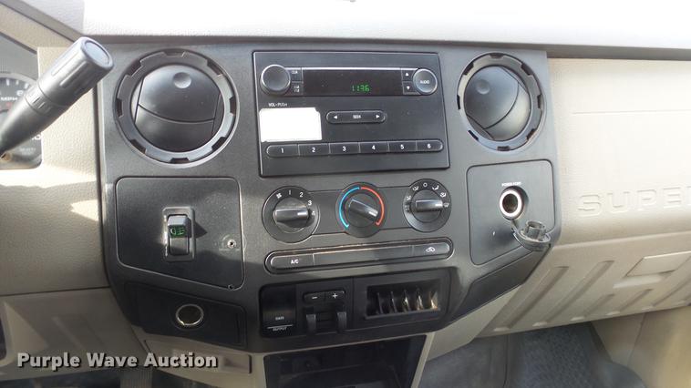 image for item DC0564 2008 Ford F350 Crew Cab utility bed pickup truck