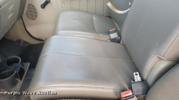 image for item DC0564 2008 Ford F350 Crew Cab utility bed pickup truck