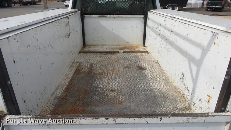 image for item DC0564 2008 Ford F350 Crew Cab utility bed pickup truck