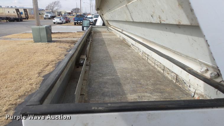 image for item DC0564 2008 Ford F350 Crew Cab utility bed pickup truck