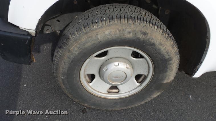 image for item DC0564 2008 Ford F350 Crew Cab utility bed pickup truck