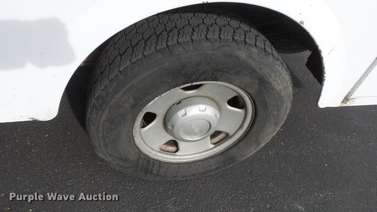 image for item DC0564 2008 Ford F350 Crew Cab utility bed pickup truck