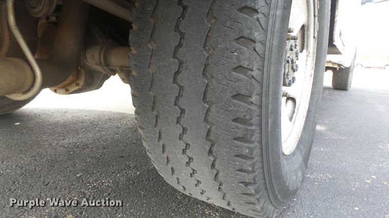 image for item DC0564 2008 Ford F350 Crew Cab utility bed pickup truck