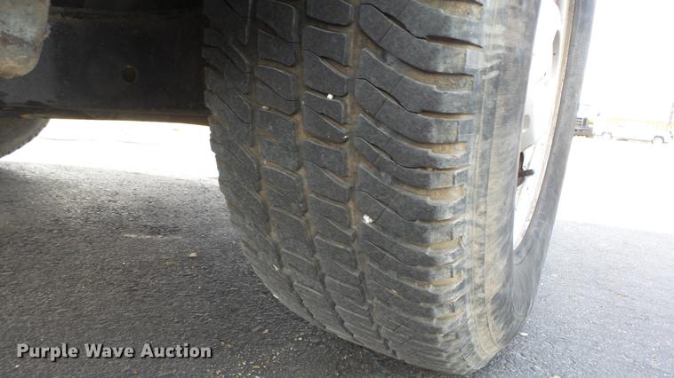 image for item DC0564 2008 Ford F350 Crew Cab utility bed pickup truck