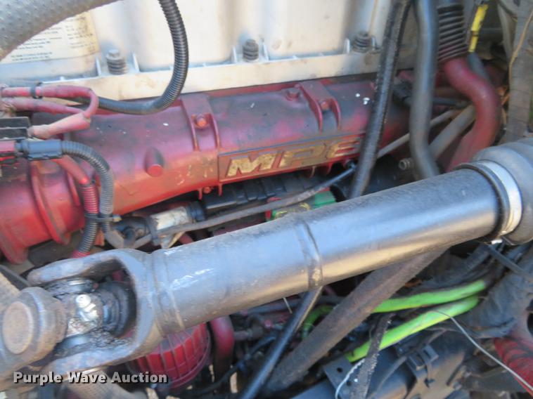 image for item DC0790 2008 Mack CHU613 semi truck