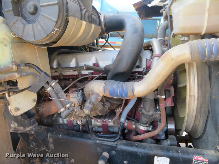 image for item DC0790 2008 Mack CHU613 semi truck