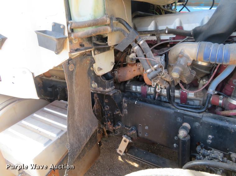 image for item DC0790 2008 Mack CHU613 semi truck