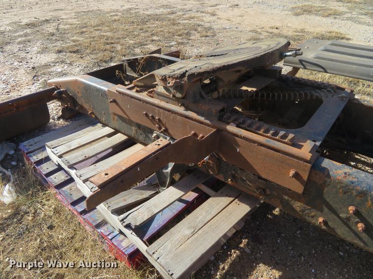 image for item DC0790 2008 Mack CHU613 semi truck