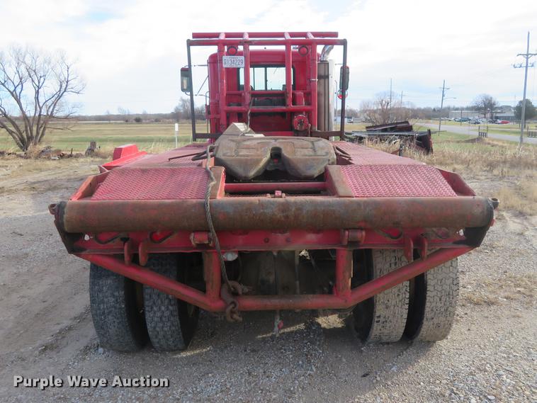 image for item DC0797 1994 Western Star 490 oil field truck
